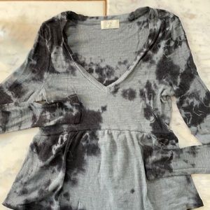 t la Anthropologie l/s tie dye shirt